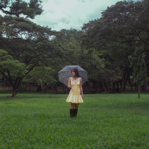 校草公交车被多人伦㢨
